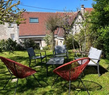 Saint-Julien-de-Chedon House | Discover Le Tilleul de St Julien: Pets Welcome & Family-Friendly