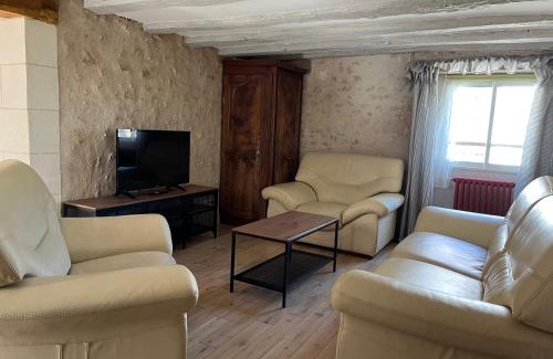 Saint-Julien-de-Chedon House | Discover Le Tilleul de St Julien: Pets Welcome & Family-Friendly