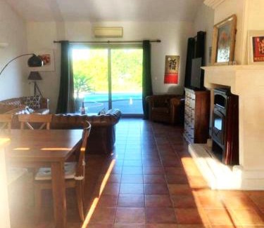 Chalais House | Pet-Friendly Retreat at Le Tilleul Gite Sud Charente