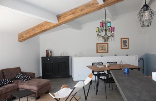 Maraussan Apartment | Exceptional Stay at Le Tire Bouchon: Family & Pet Friendly