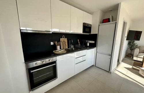 Tardinghen House | Relax at Le Toit Penché with Ocean Views and Spa Amenities