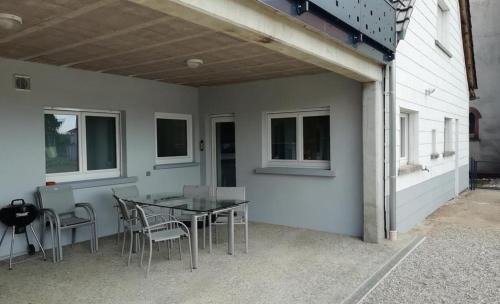 Dimbsthal House | Discover LE TOMIGITE: Family-Friendly Retreat with Top Ratings