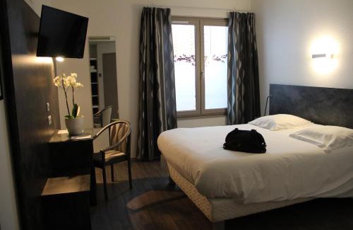 Valence Hotel | Budget-Friendly Stay at Le Tout Va Bien - Rated 9.2/10