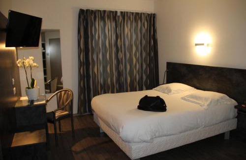 Valence Hotel | Budget-Friendly Stay at Le Tout Va Bien - Rated 9.2/10