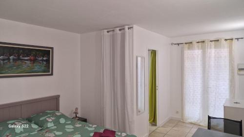 Palavas-les-Flots Apartment | Discover Le Transat: Family-Friendly Dining & Great Ratings