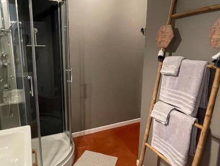 Seigy House | Family-Friendly Le Troglo'Gîte Steps from Zoo de Beauval