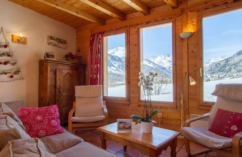 Nevache Ski Chalet | Pet-Friendly Retreat at Le Troll Hameau des Chazals