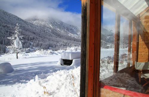 Nevache Ski Chalet | Explore Le Troll Hameau des Chazals in Nevache, Hautes Alpes
