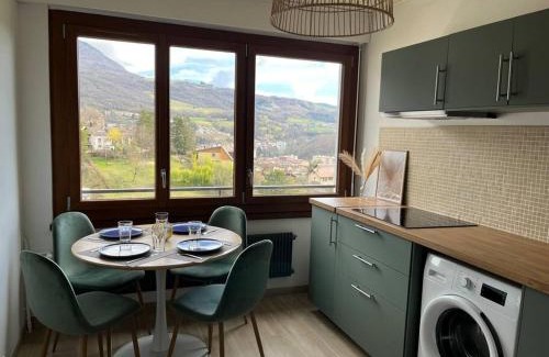Bellegarde-sur-Valserine Apartment | Welcoming Le Tropical: Family-Friendly Getaway with Great Reviews