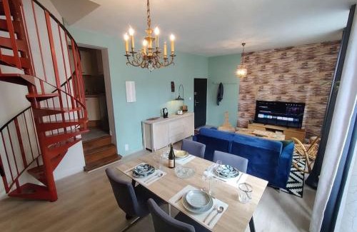 Vitre Apartment | Modern Le TROPICA Apartment in Vitré City Center
