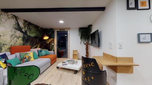 Crancot House | Experience Le Truc à Fer: Guest Rated 9.3 with Ocean Views