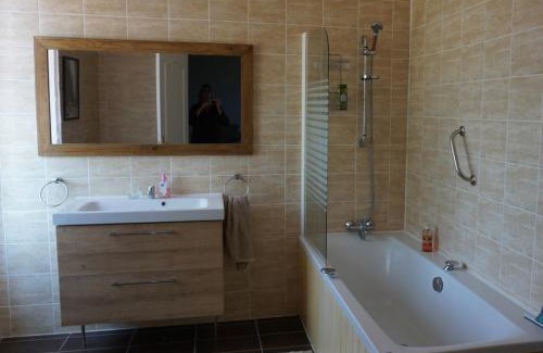 Saint-Yrieix-la-Perche Bed & Breakfast | Discover Le Tulipier de la Serre: Breakfast & Dining Await