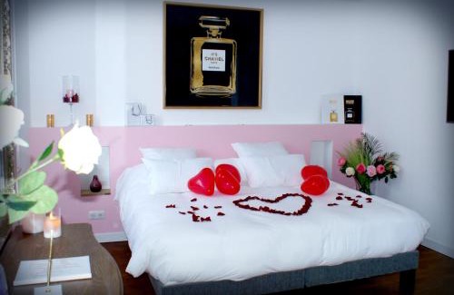Montchapet Apartment | Relax at Le Vénus: Private Spa, Sauna & High Ratings