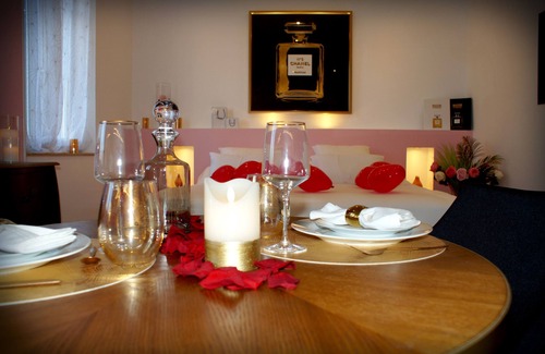 Montchapet Apartment | Relaxing Retreat at Le Vénus: Private Spa & Hot Tub