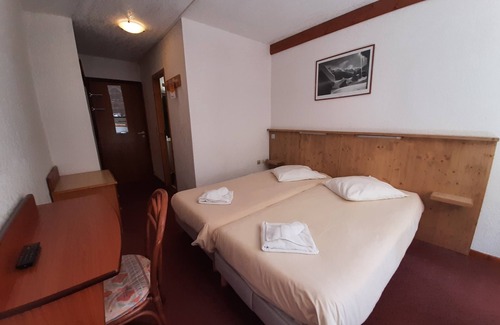 Valfrejus Hotel | Discover Le Valfrejus: Rated 9.2/10 with Family Amenities
