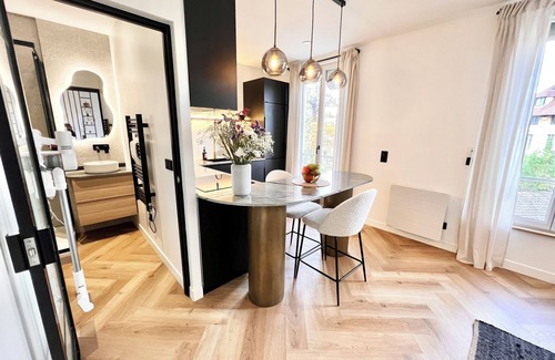 Bry-sur-Marne Apartment | Le Van Gogh Appart 3'RER - 11'Paris - 23'Disney