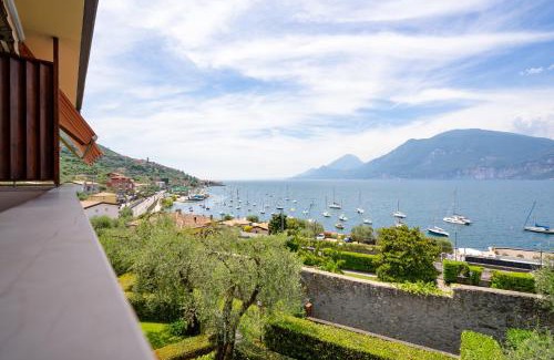 Assenza Apartment | Le Vele Beth's House: Oceanfront Oasis with Pool & Views