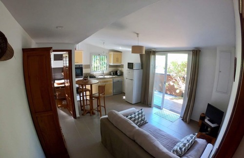 Etang Sale Les Bains House | Exquisite Le Veloutier: Oceanfront Escape with Pool