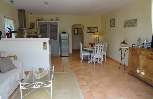 Rognes House | Discover LE VEOU: Gîte with Pool & Family-Friendly Amenities