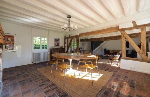 Francheville House | Guest Rated 10/10: Family-Friendly Le Verdoyant Retreat