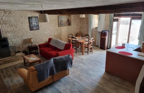 Maire-Levescault Apartment | Relaxing Escape at Le Verger des Noyer with Private Pool