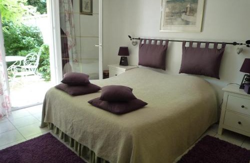 Beaune House | Discover Le Verger du Sausset: Poolside Relaxation Awaits