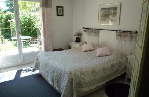 Beaune House | Discover Le Verger du Sausset: Poolside Relaxation Awaits