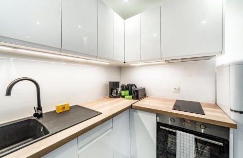Republique - Tolstoi Apartment | Family-Friendly Retreat at Le Verlaine AIL - Rated 9/10
