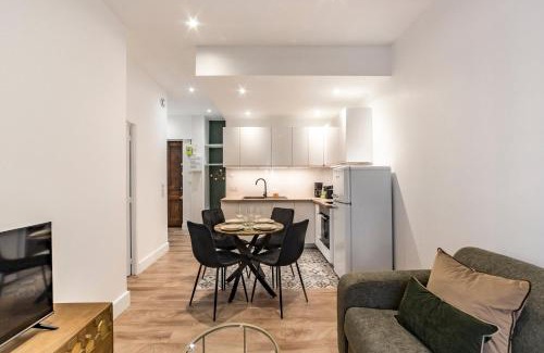 Republique - Tolstoi Apartment | Family-Friendly Retreat at Le Verlaine AIL - Rated 9/10