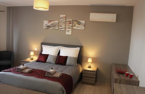 Lavit Bed & Breakfast | Discover le Vic de Lomagne: Oceanfront Stay with Breakfast