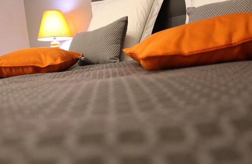 Lavit Bed & Breakfast | Discover le Vic de Lomagne: Oceanfront Stay with Breakfast
