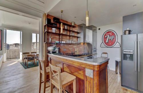 Hotel de Ville - Quinconces Apartment | Bright and Family-Friendly Stay at Le Victor T3