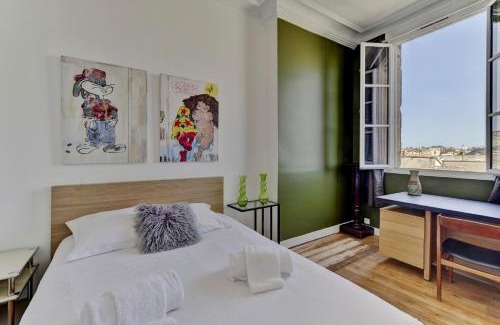 Hotel de Ville - Quinconces Apartment | Bright and Family-Friendly Stay at Le Victor T3