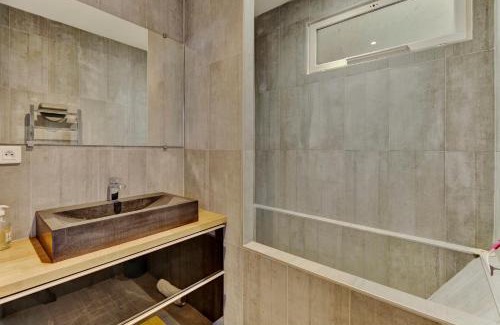Hotel de Ville - Quinconces Apartment | Bright and Family-Friendly Stay at Le Victor T3