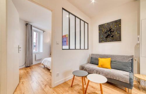 Tassin-la-Demi-Lune Apartment | Cozy Le Victor Hugo: Top-Rated Retreat in Tassin