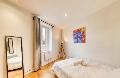 Tassin-la-Demi-Lune Apartment | Cozy Le Victor Hugo: Top-Rated Retreat in Tassin