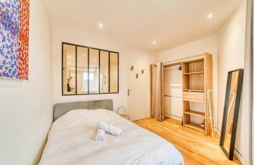 Tassin-la-Demi-Lune Apartment | Cozy Le Victor Hugo: Top-Rated Retreat in Tassin