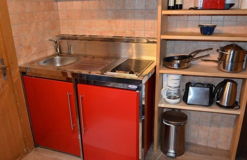 Saanenmöser Apartment | Relaxing Le Vieux Chalet with Spa and Family Amenities