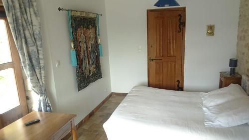 Airvault Bed & Breakfast | Oceanfront Escape at Le Vieux Chateau - Rated 8.9/10
