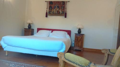 Airvault Bed & Breakfast | Oceanfront Escape at Le Vieux Chateau - Rated 8.9/10