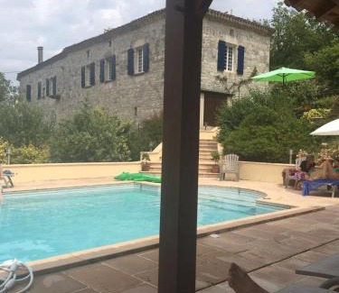 Valeilles House | Relax at Le Vieux Manoir: A Family-Friendly 4-Star Retreat