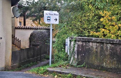 Saint-Julien Bed & Breakfast | Pet-Friendly Getaway at Le Vieux Pont - Rated 9.4/10