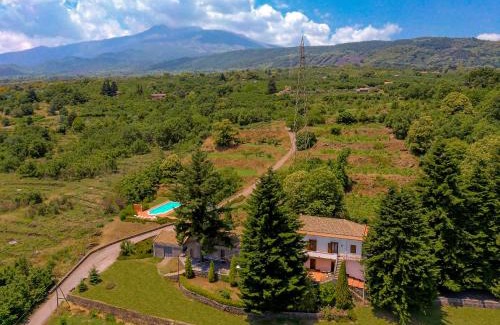 Mascali Villa | Inviting Le Vignoble Maison: Oceanfront Family Retreat