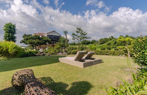 Aewol House | Oceanfront Retreat at Le Village Aewol B#2 - 4 Star Stay