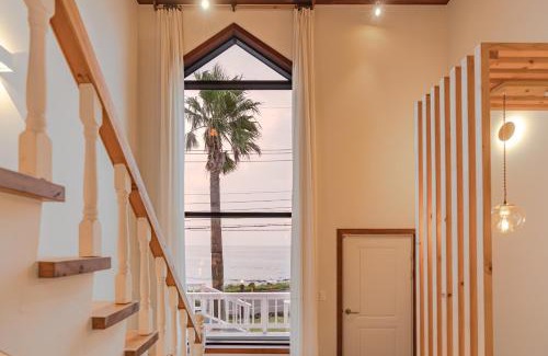 Aewol House | Experience Le Village Aewol G with Oceanfront Pool Bliss