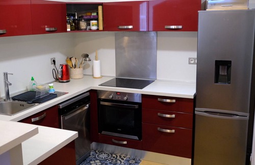 La Rochelle City Centre Apartment | Experience Le Villemarais Near the Old Port with Ocean Views