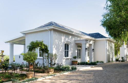 Constantia House | Elegant Le Vine Constantia with Oceanfront Pool & Views