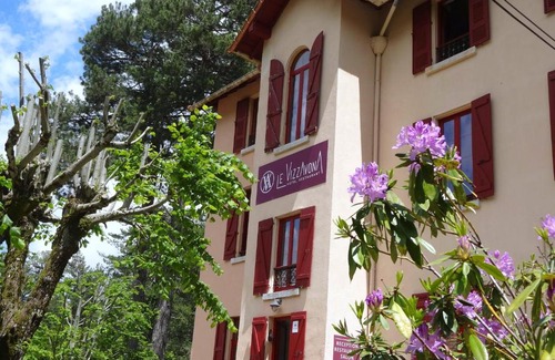 Vizzavone Hotel | Discover Le Vizzavona: Family-Friendly Stay with Breakfast