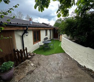 Monnet-la-Ville House | Guest Rated Hotel Le Würm: Pet and Child Friendly Stay