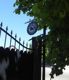 Monnet-la-Ville House | Guest Rated Hotel Le Würm: Pet and Child Friendly Stay